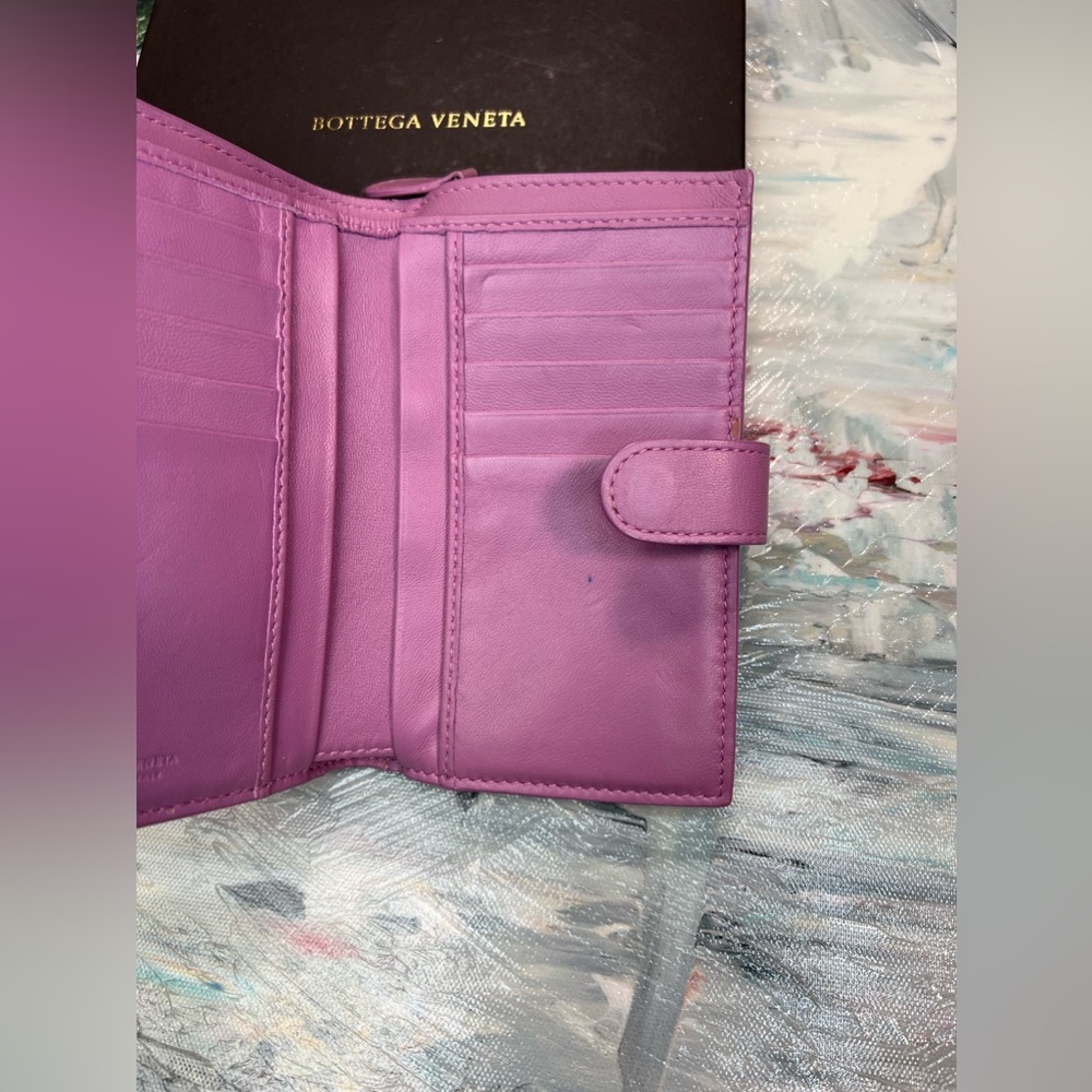 Bottega Veneta Light Purple & Animal Print Intrecciato Weave Wallet - Picture 13 of 17
